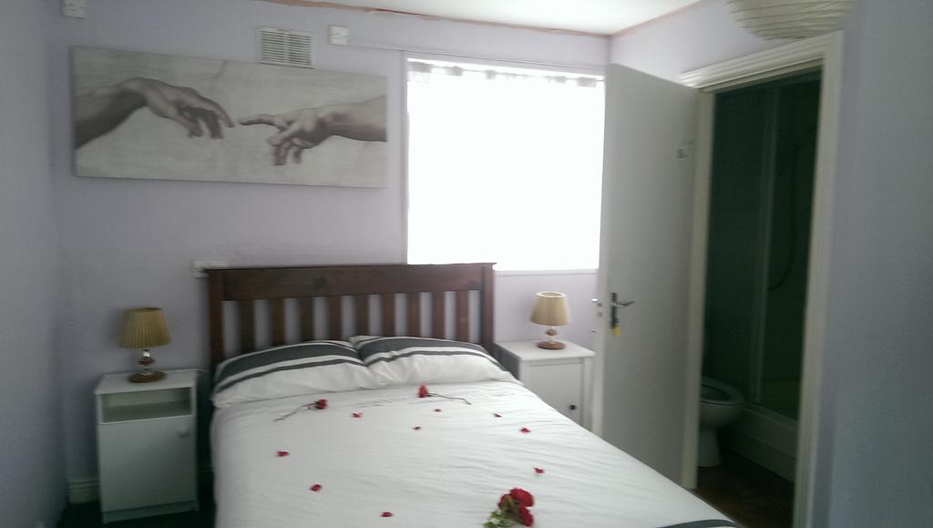 يوغال Evergreen House الغرفة الصورة